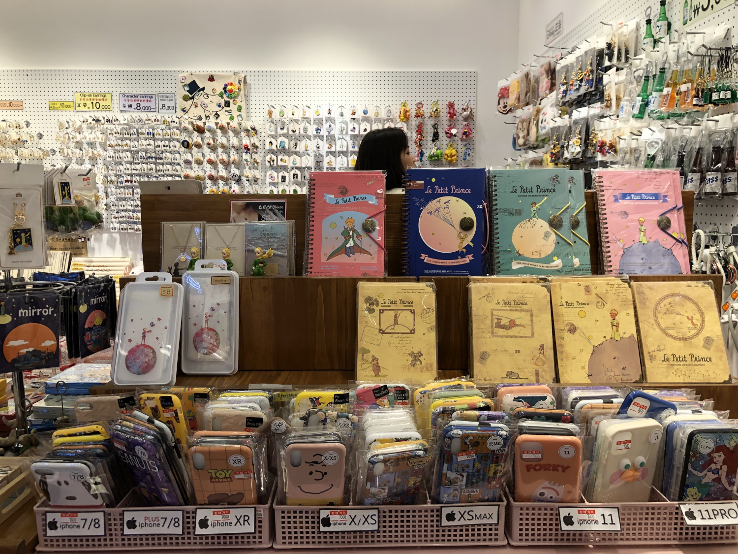 Сувениры в магазине